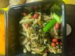 梅菜笋丝-小镇大厨新概念复合中餐厅(万达广场大连高新店)