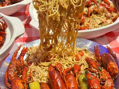 -肥小宝·金牌油焖大虾(襄阳龙虾地标店)