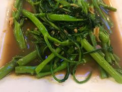 -J Daeng Seafood