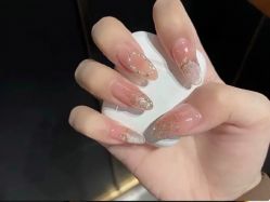 -悦指间美甲美睫