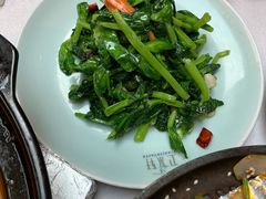 炝炒豌豆尖-卫鼎轩·家宴(水上公园店)