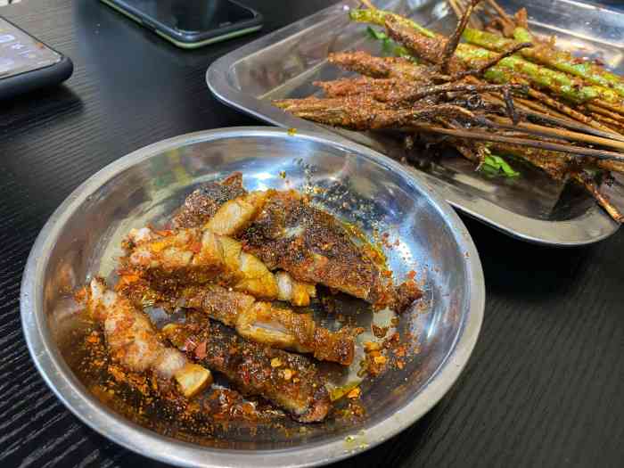 峨边一支香烧烤-"来乐山耍,好朋友推荐的一家烧烤店子跟着.