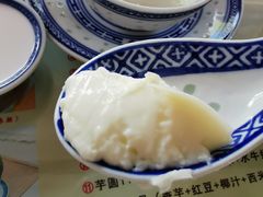 招牌双皮奶任意配-广信牛奶甜品世家(台东店)