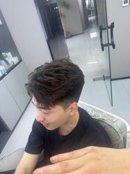 -宫铭烫发染发接发店