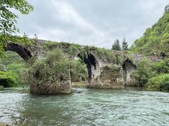 -高荡千年布依古寨旅游景区