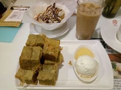-新大咀港式茶餐厅(宝山万达店)