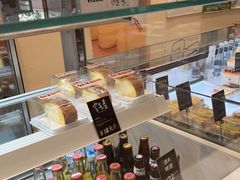 面包甜点陈列柜-分子跳动鲜活面包(五一大道店)
