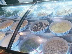 -牛满溢·自助潮汕鲜牛肉火锅(龙汇路店)