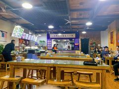大堂-陇上全荟兰州传统牛肉面(延吉路店)