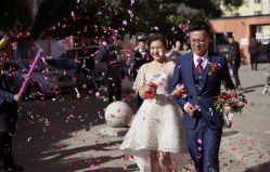 -禕·愫白婚纱商店