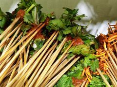 香菜牛肉-钢管厂五区小郡肝串串香(奥克斯广场锦城万达店)