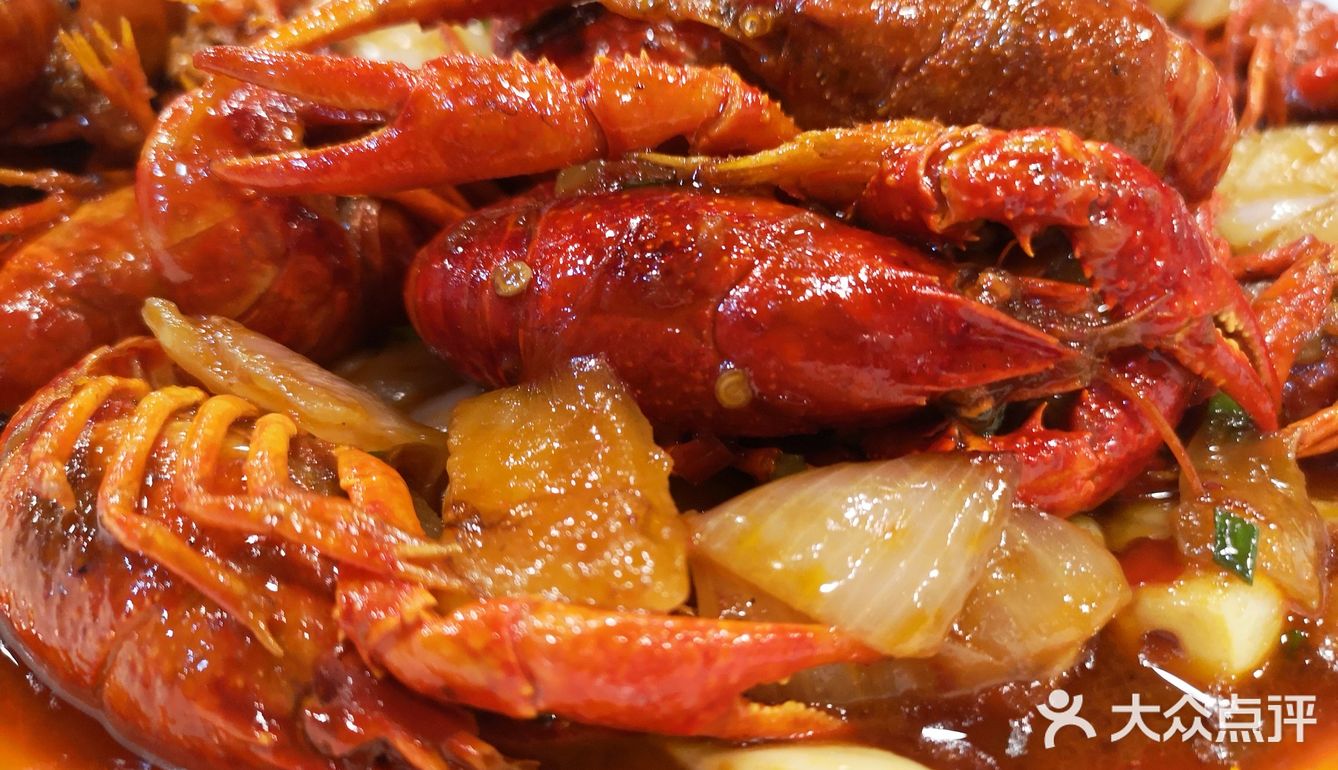 平桥一家龙虾烧烤喝粥俱全的店