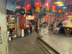 -鱼窝棚柴火铁锅炖(富山屯店)