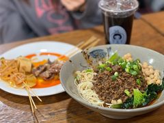-丁丁猫重庆小面(徐州路店)