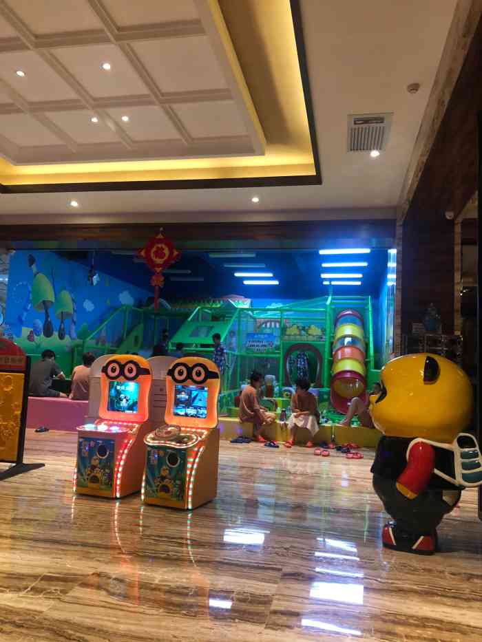 凌奥温泉国际酒店-"家附近的凌奥温泉洗浴是市内比较好的温泉洗.