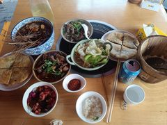 -大众跷脚牛肉馆·非遗传承单位(峨眉山店)