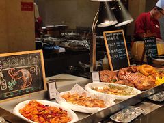 -广州万富希尔顿酒店·感趣自助餐厅·金秋蟹宴生蚝海鲜刺身烧烤