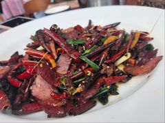 江城小黄牛干巴-老滇山寨•云南特色菜•地方菜•民族风情歌舞表演(金碧店)