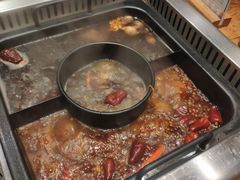 -老牌坊云南鱼豆花火锅(爱建店)