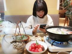 -罗勒家·养生火锅· Bistro(大望路店)