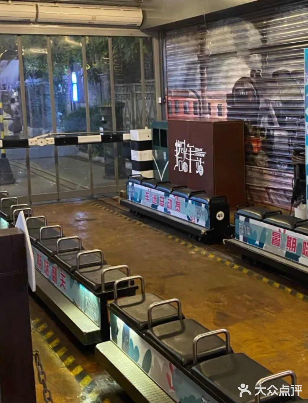 周末和孩子一起坐小火车吧！