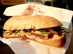 -Bánh Mì Huynh Hoa