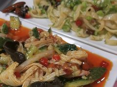 -哈尔滨烧烤·山河村铁锅炖(交大店)