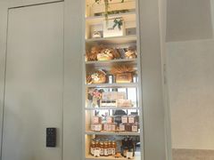 -VERIE BAKEHOUSE