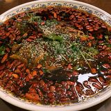 上来一看,看起来红红的其实也不算很辣,新鲜还不错