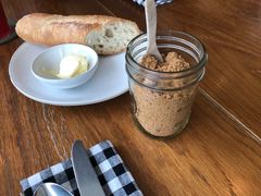 -ROAST coffee & eatery