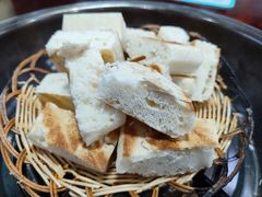 -丹水桥地锅鱼·翘嘴鲌·地方特色全鱼宴(丹江口大坝店)
