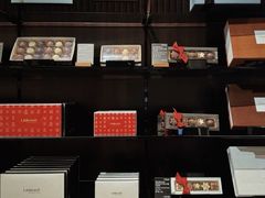 -Laderach 莱德拉(上海环贸iapm店)