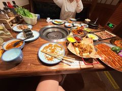 -明洞阿姨·韩式酱蟹烤肉·创意料理(三元桥店)