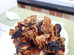 焦糖茄子牛肉粒-桃子餐厅·天津菜(红星路直营店)