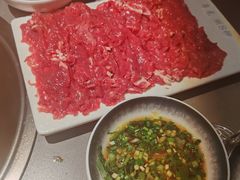 -伴山牛贵州黄牛肉火锅·苗疆非遗艺术餐厅(上海首店)