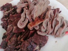 -闫家驴肉老店(华电一校店)