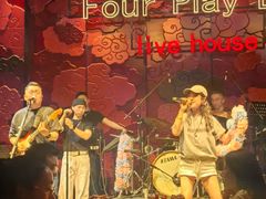 -FOUR PLAY BAR