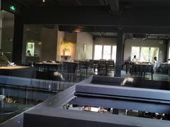 -穹六人间 people 6(岳阳路店)