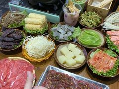 -黔有有贵州酸汤夺夺粉火锅(五味十字店)