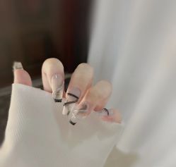 -董小姐日式美甲美睫·皮肤管理