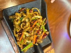-老码头黑皮肘子锅包肉熏酱水饺(文政街店)