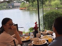 -上海怡沁园度假酒店