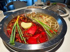 -茅草房·河畔园林火锅