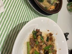 菜心摔打鲜牛肉-桂满陇·蟹黄小笼汤包(巴黎春天浦建店)