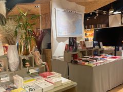 -新华里咖啡书吧(新华书店小寨店)