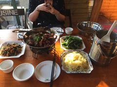 -临江餐馆二楼美食部落