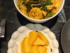 -W COLLECTIVE  DESSERT SHOP