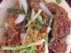 -Cuc Gach Quan Restaurant