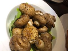 蒜香扒野蘑菇沙拉-秀·爱尔兰餐吧(上海路店)