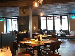 -Carbon莫卡哆·意大利复古集市餐厅(杭州大厦店)